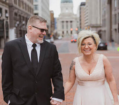 Couple Elopeing On Monument Circle Monument Circle Elopement